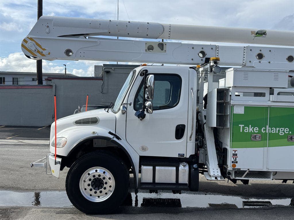 2018 Freightliner M2-106 image 7