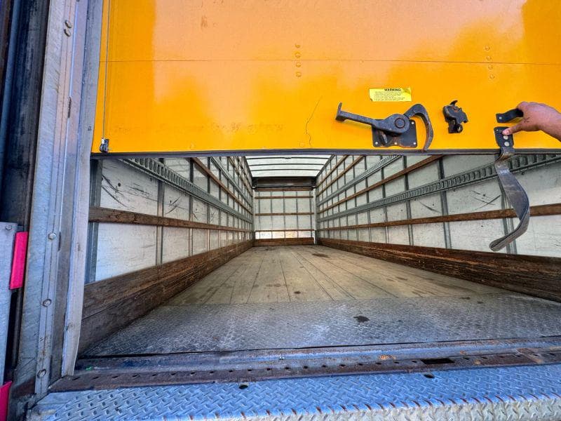 2019 International 4300 image 14