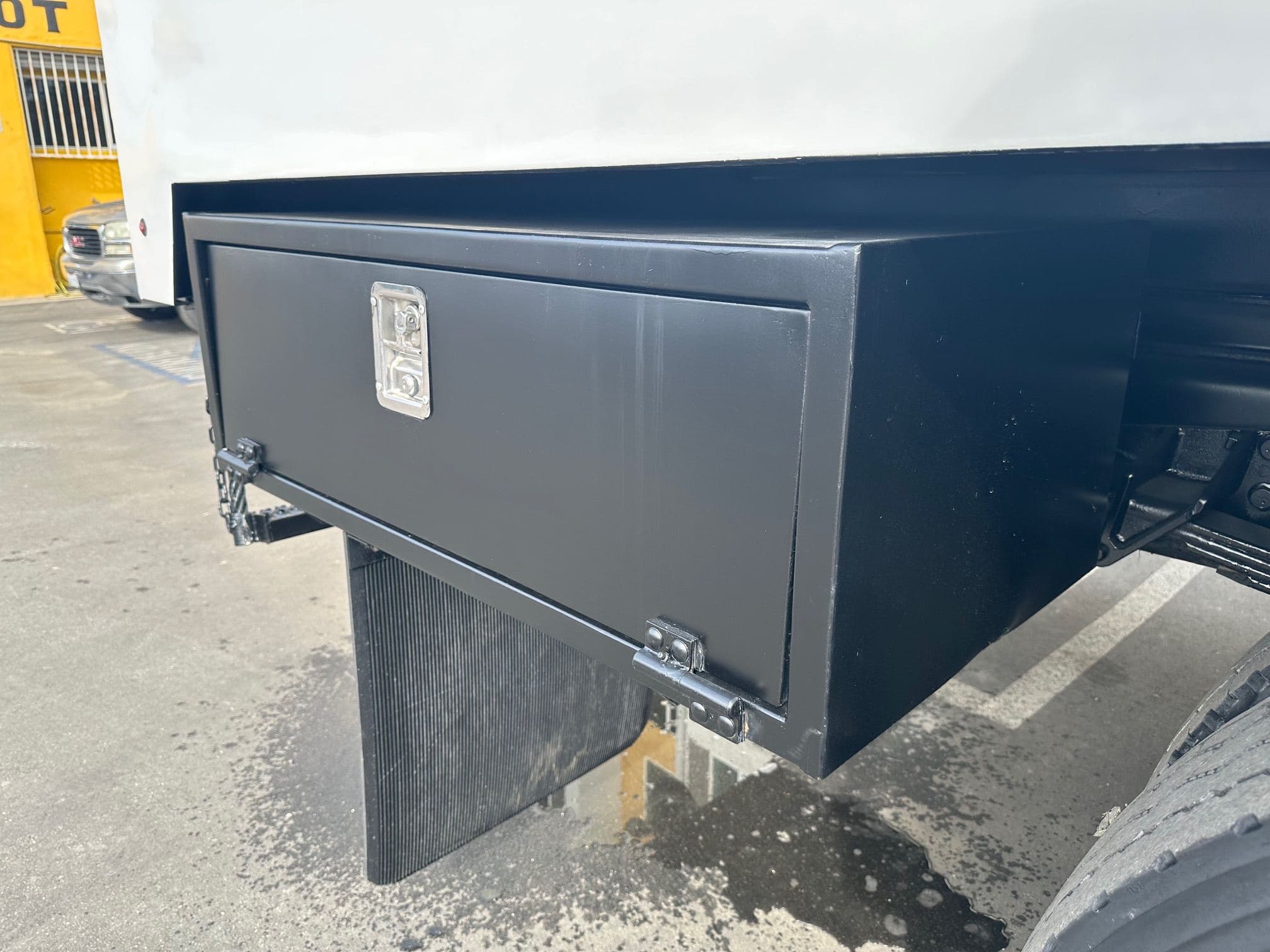 2010 Ford F-750 Forestry Tree Truck image 19