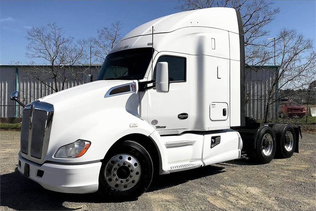 2018 Kenworth T680 image 2