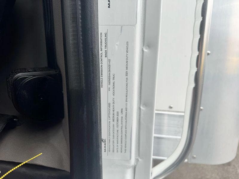 2021 Mack AN64T image 38
