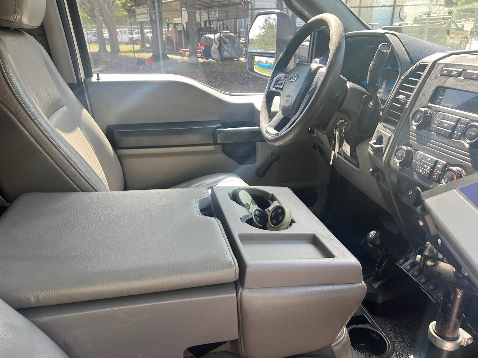 2017 Ford F-450 image 3
