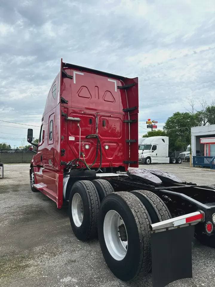 2020 Freightliner Cascadia image 15