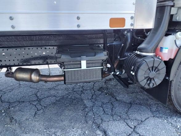 2025 Isuzu NRR image 3