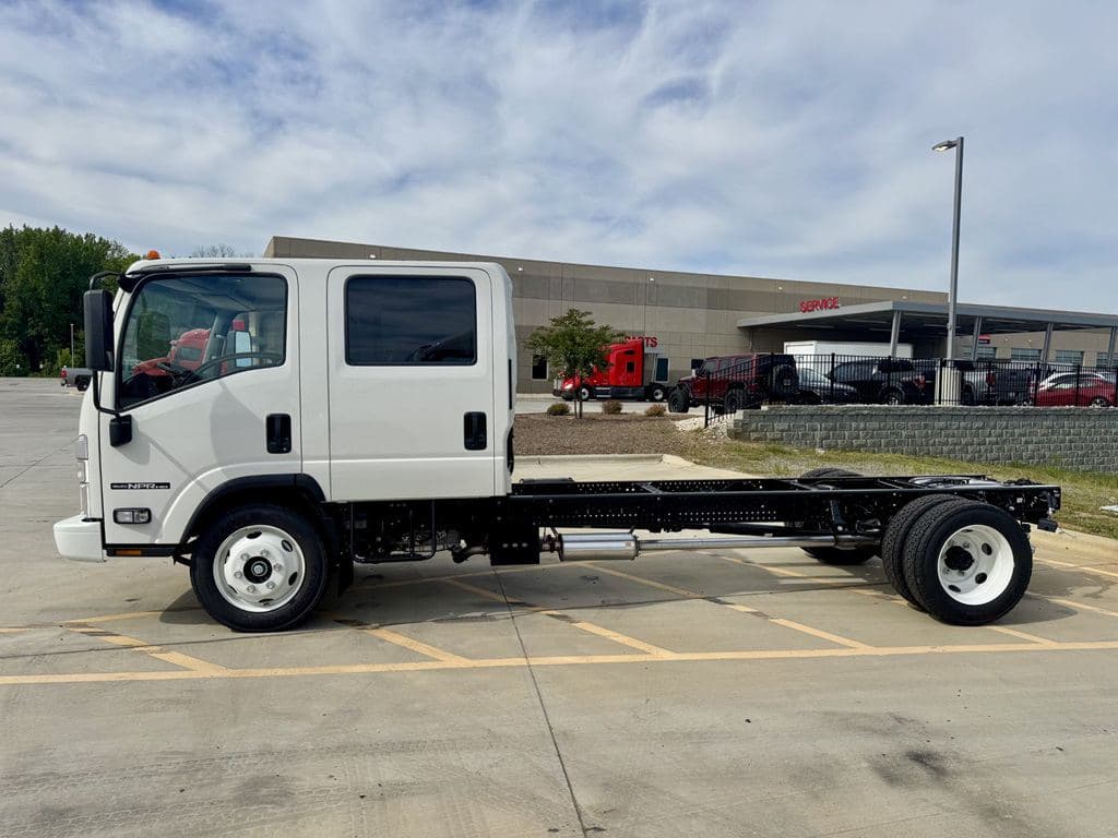 New 2027 ISUZU NPR-HD image 8