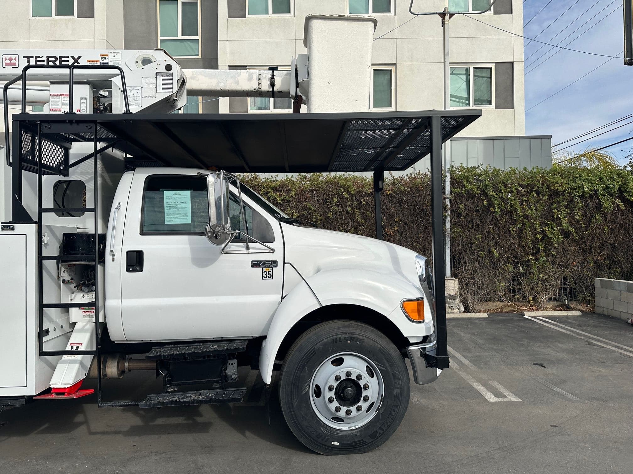 2010 Ford F-750 Forestry Tree Truck image 16