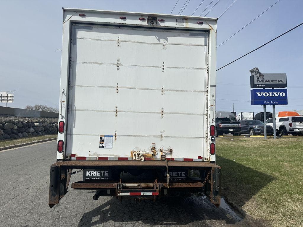 2018 Hino 155 image 4