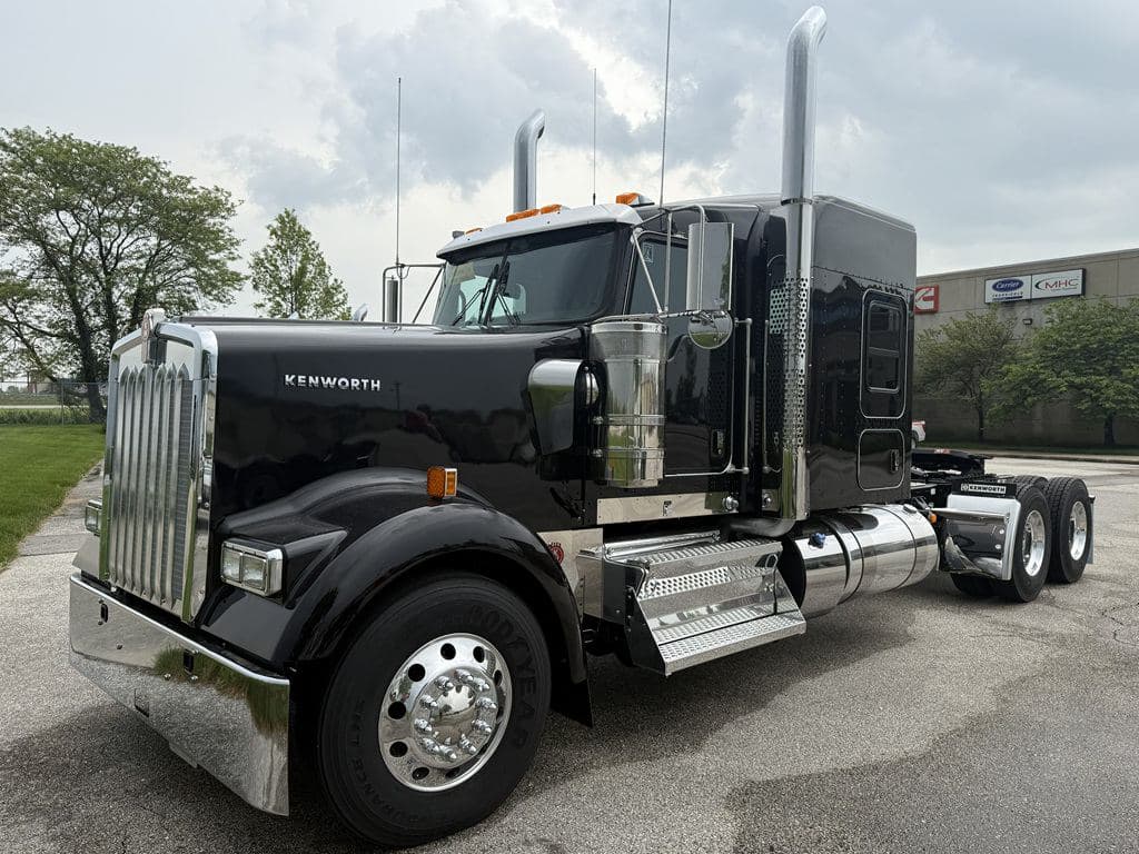 New 2027 KENWORTH W900L image 2