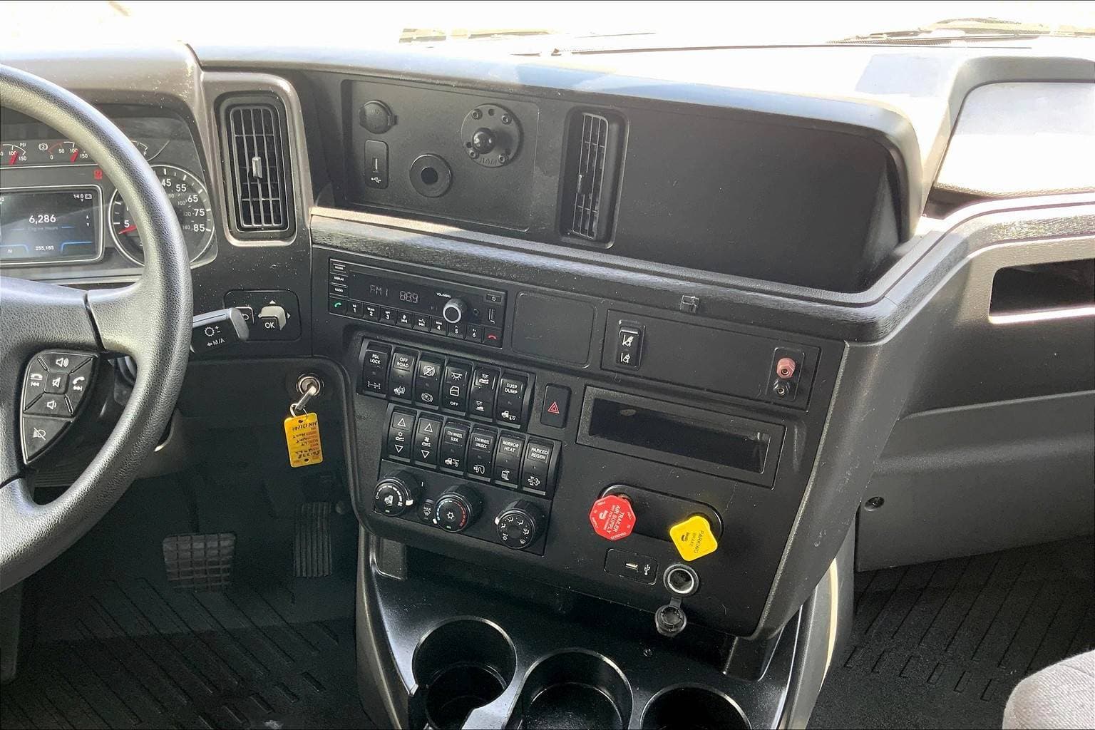 2022 International LT625 Sleeper Semi Truck - 56" Hi Rise Sleeper, Cummins 400HP, 12 Speed image 6