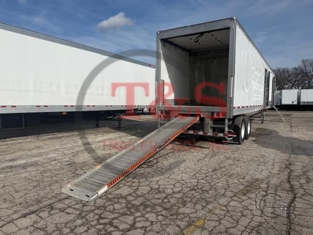 2017 HYUNDAI 48300 image 30