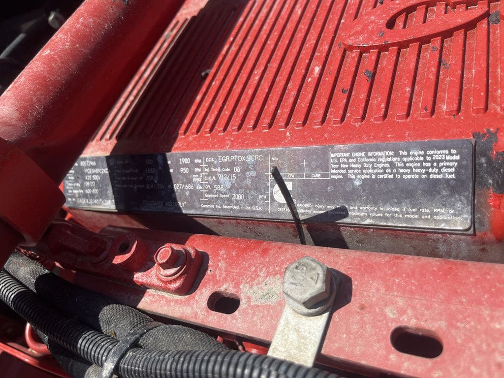 Used 2024 PETERBILT 389 image 8