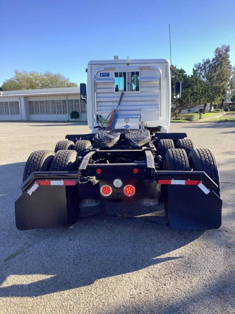 2018 Freightliner Cascadia image 4