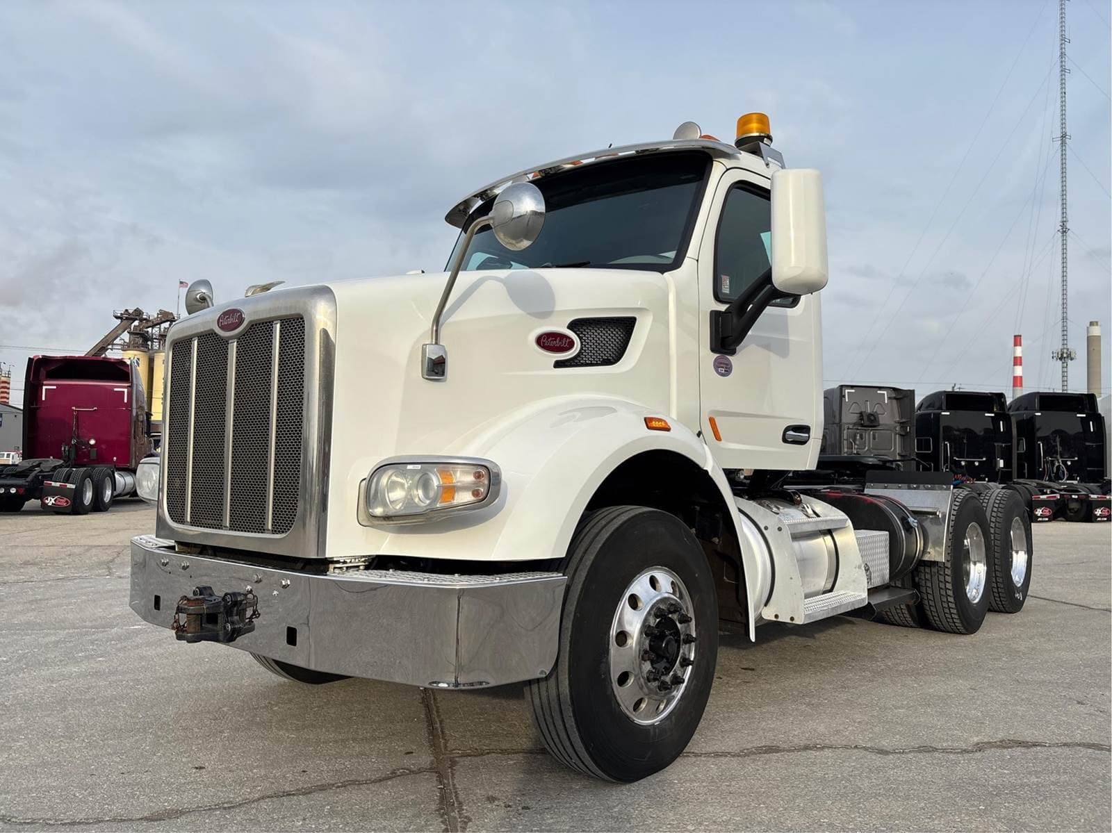2020 Peterbilt 567 image 4
