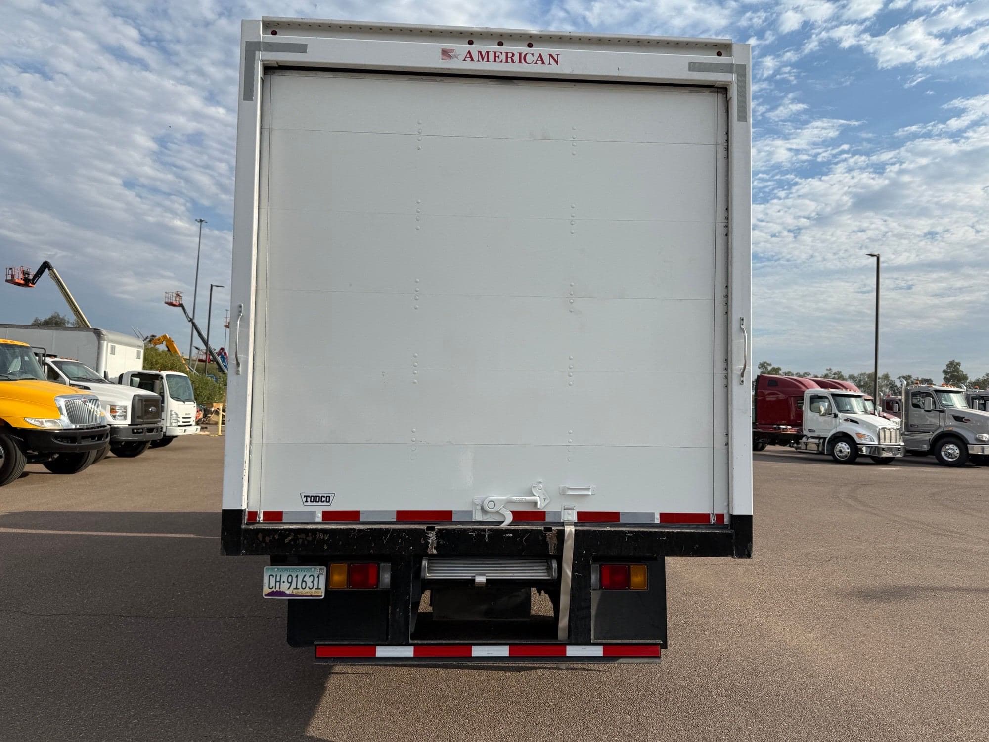 2019 Isuzu NPR-HD image 5