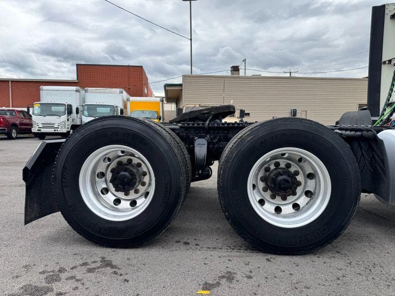 2018 Freightliner Cascadia image 9