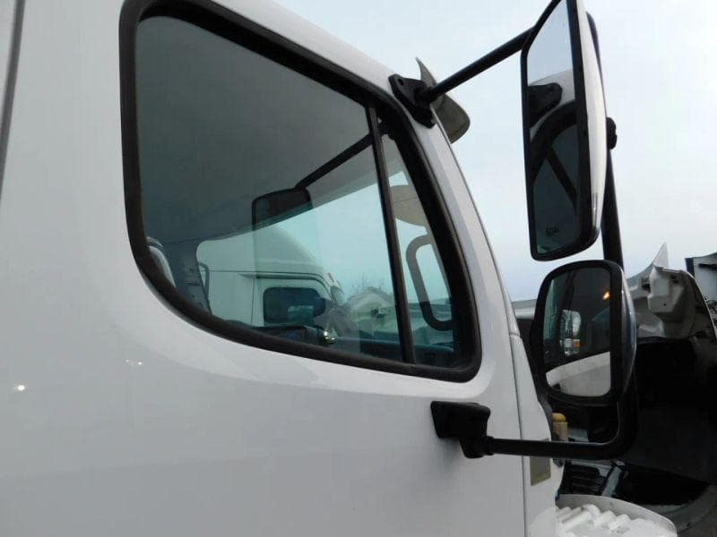 2018 Freightliner Cascadia 125 image 24