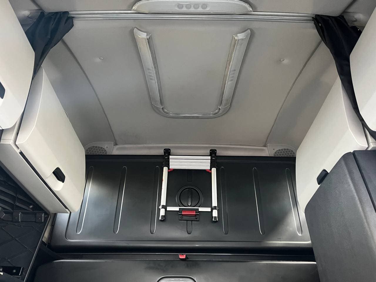 2023 Freightliner Cascadia image 17