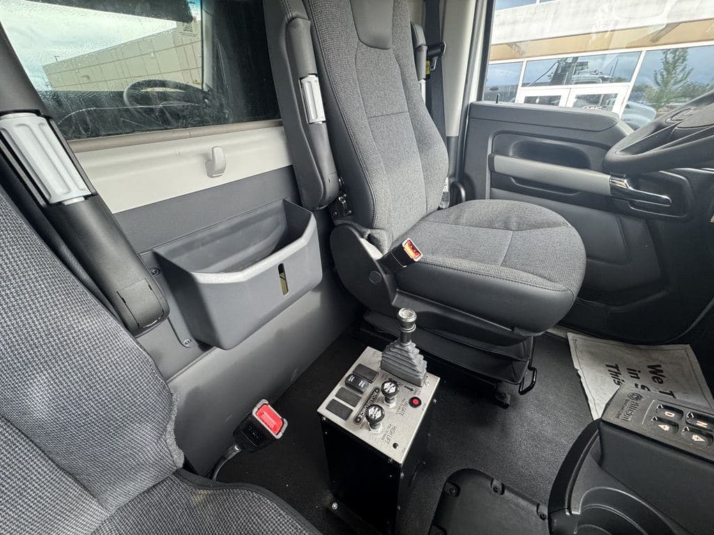 New 2026 KENWORTH T880 image 18