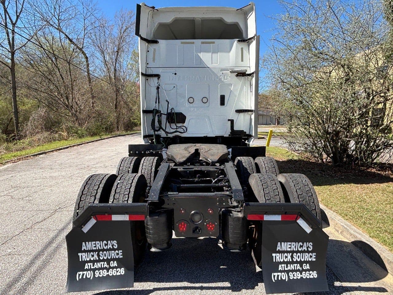 2018 International LT625 image 13