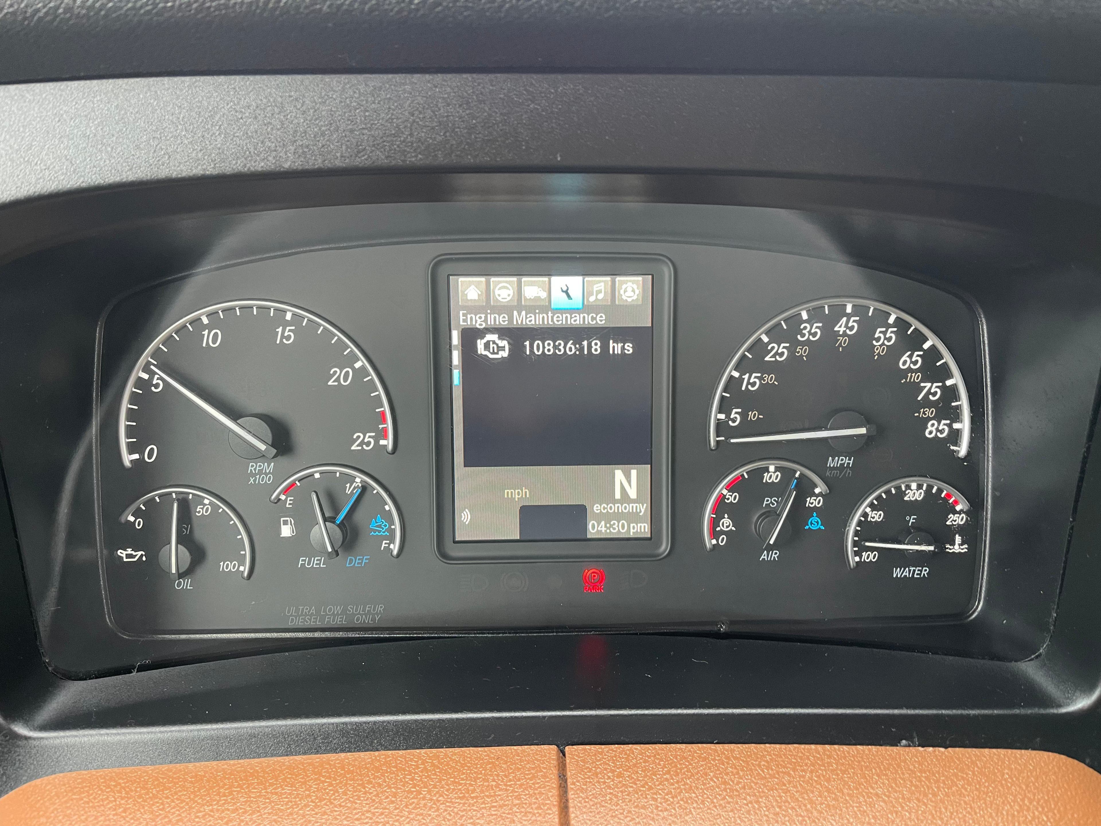 2021 Freightliner Cascadia image 13