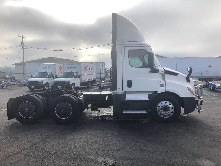 2021 Freightliner Cascadia image 4