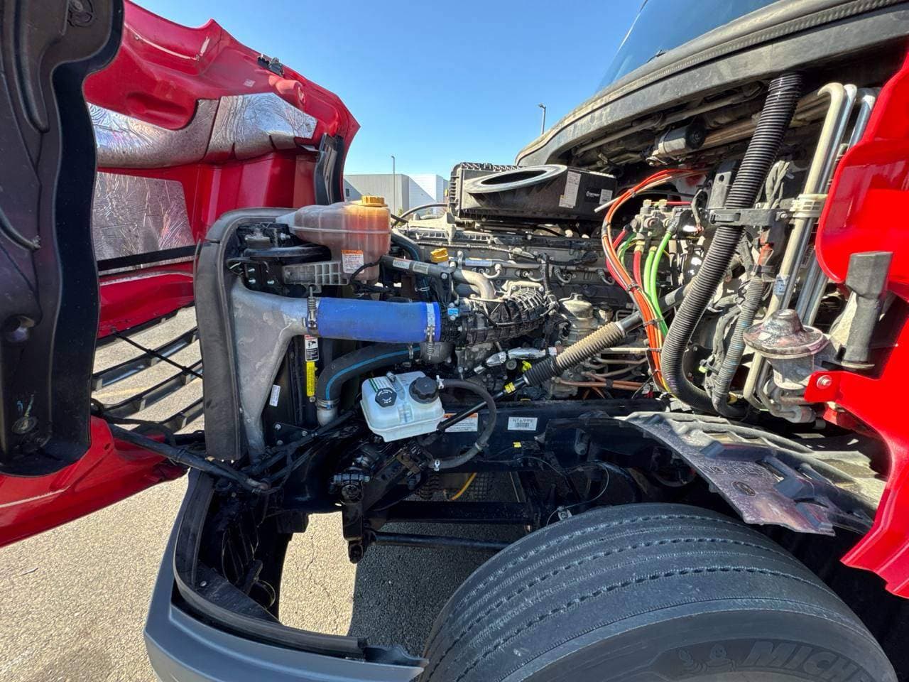 2023 Freightliner Cascadia 126 image 8