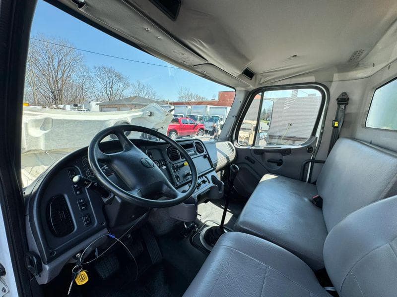 2016 Freightliner Cascadia 125 image 18