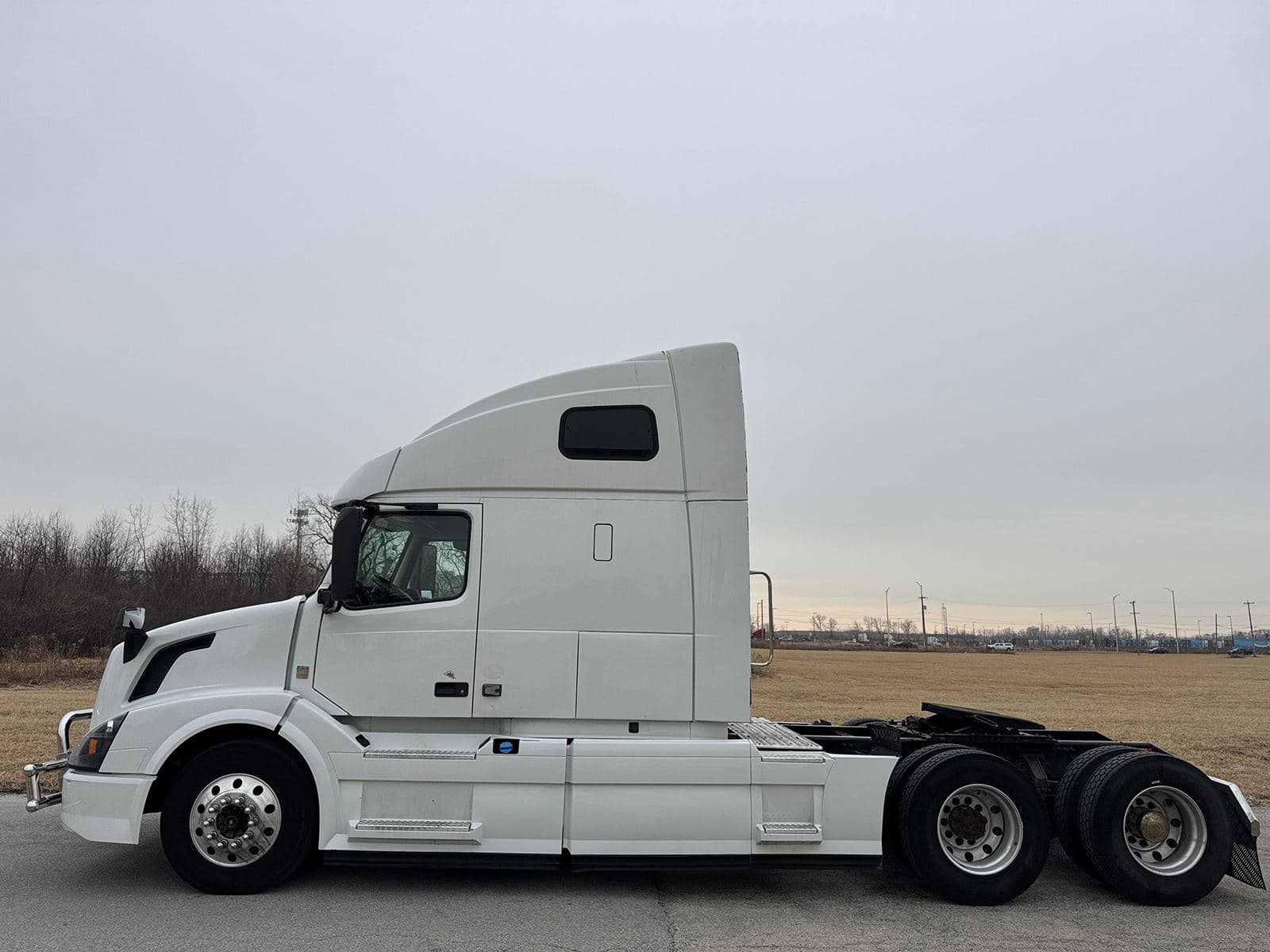 2018 Volvo VNL670 image 4