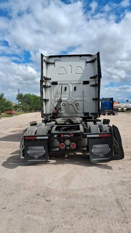 2020 Freightliner Cascadia image 5