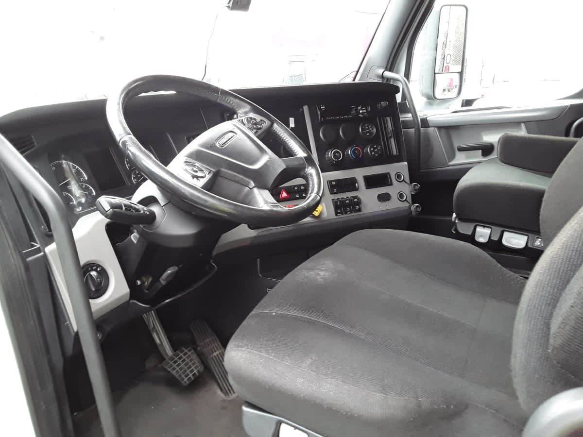 2020 Freightliner Cascadia 126 Sleeper Semi Truck - 72" Condo Sleeper, 400HP, 12 Speed Automatic image 7