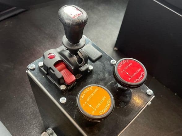 2025 Kenworth T880 image 20