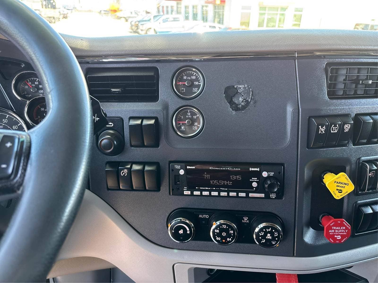 2021 Peterbilt 579 image 12