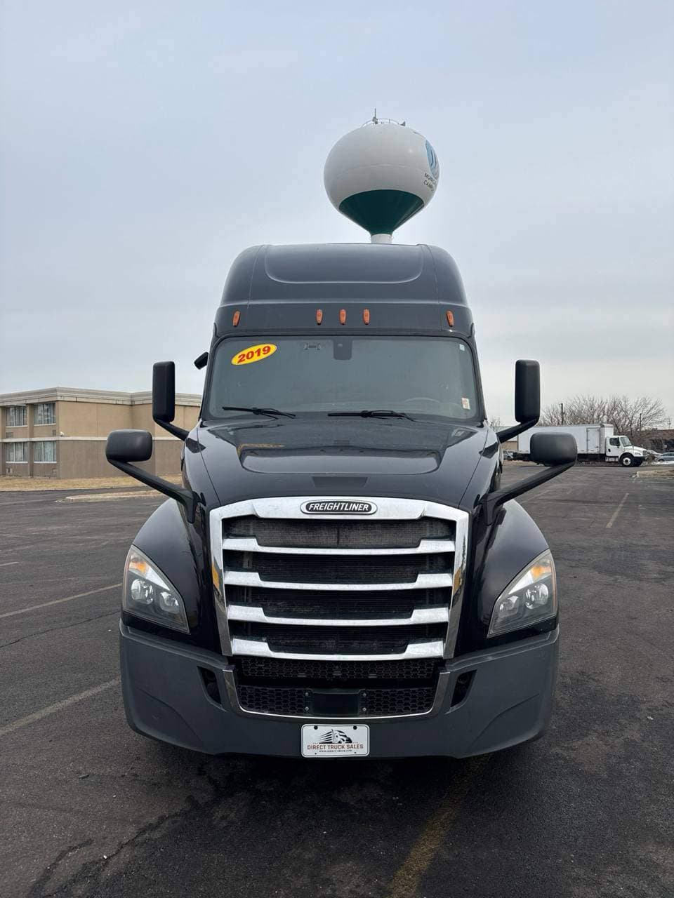 2019 Freightliner Cascadia image 2