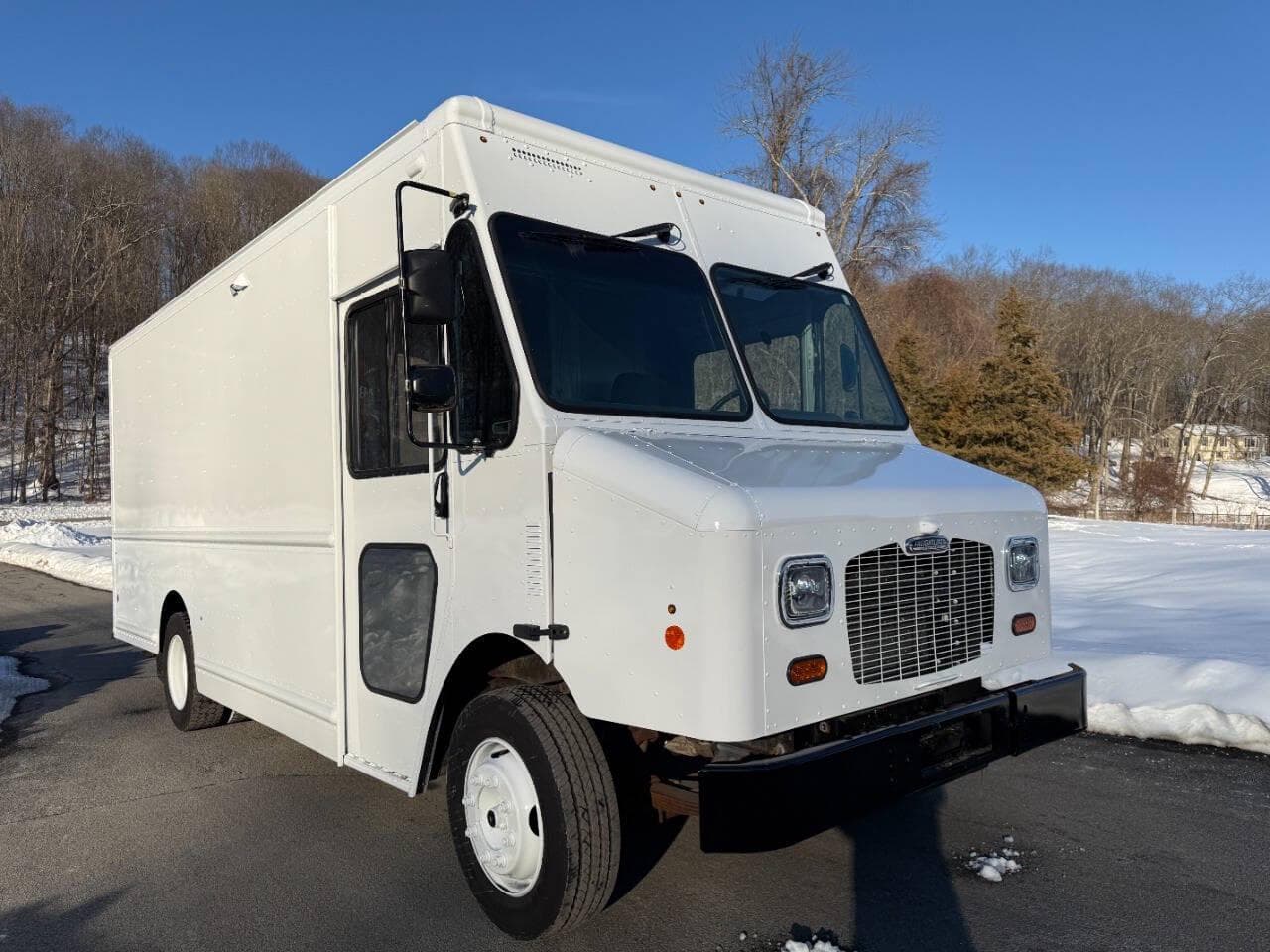 2021 Freightliner MT45 image 13