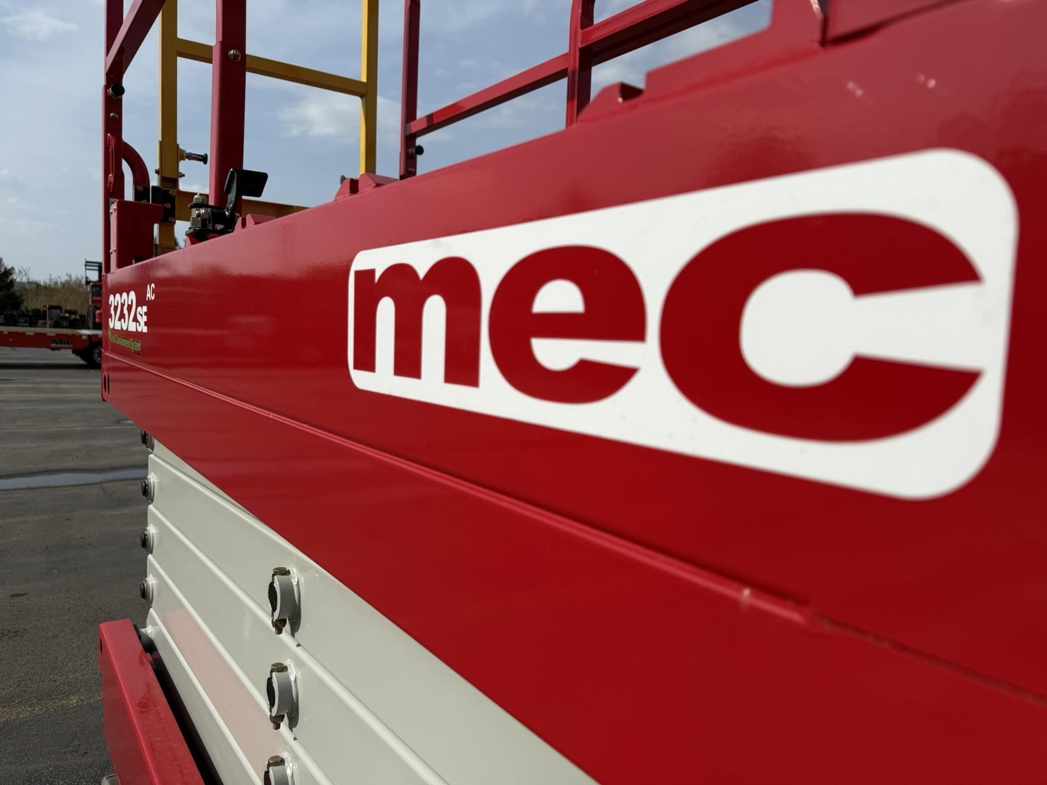 2025 MEC 3232SE AC image 12