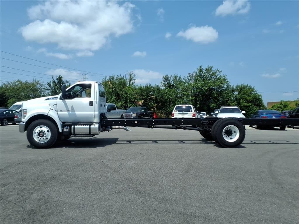 2027 Ford F750 SD image 4