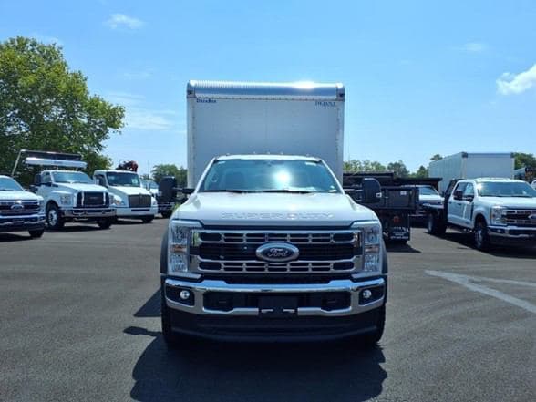 2025 Ford F550 image 7