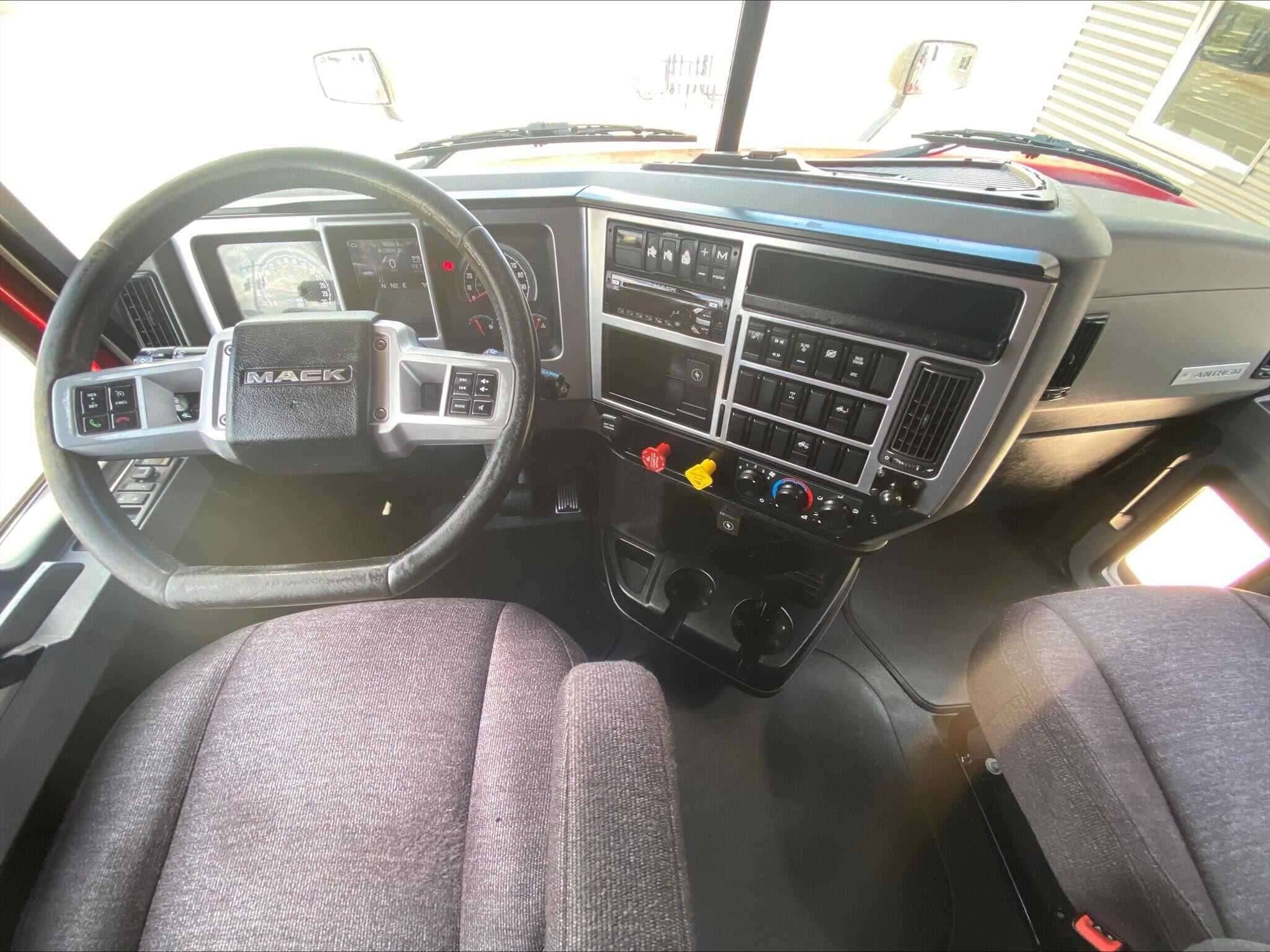 Used 2020 MACK ANTHEM Conventional - Sleeper Truck in Tulsa, OK image 15