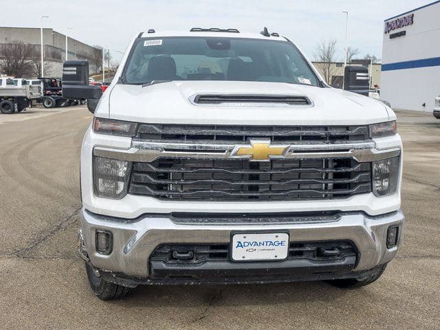 2026 Chevrolet Silverado 3500HD LT image 8