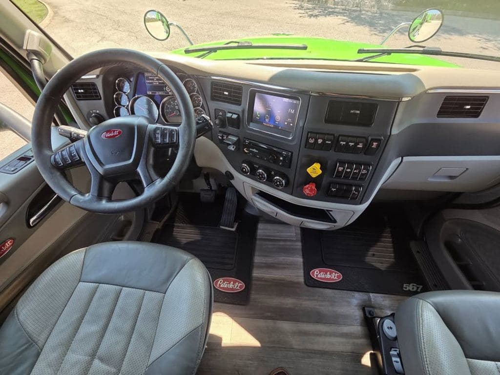 Used 2021 PETERBILT 567 image 19