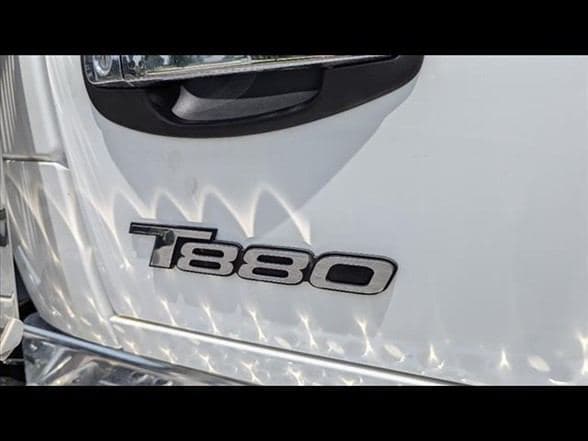 2025 Kenworth T880 image 14