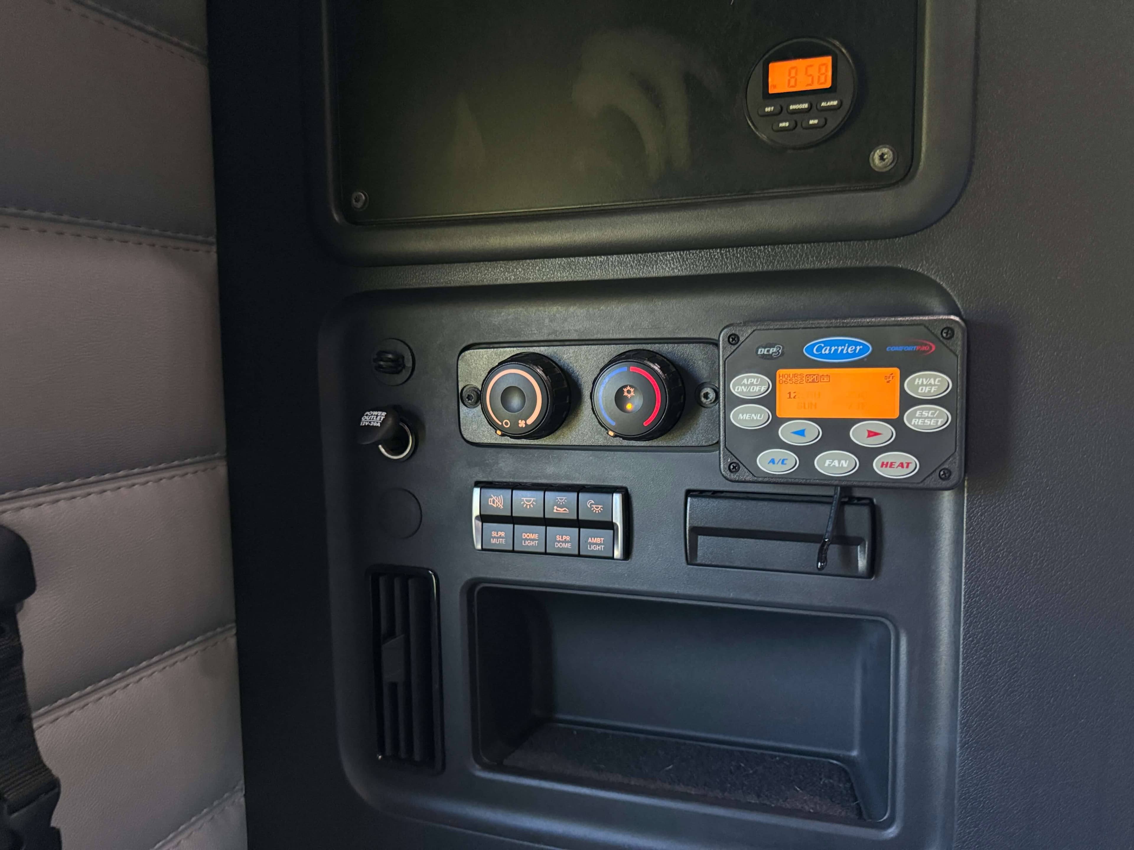 2022 Freightliner Cascadia 126 image 20
