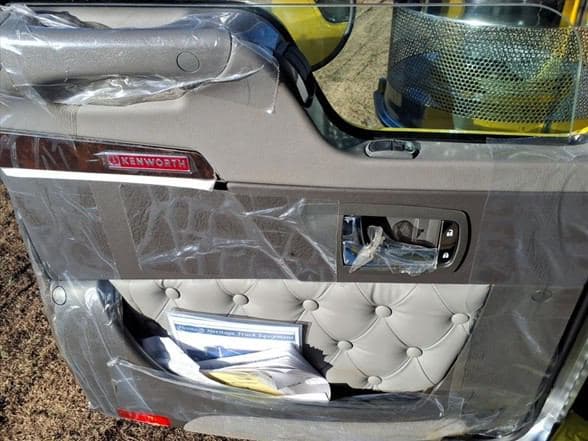 2026 Kenworth W900 image 17