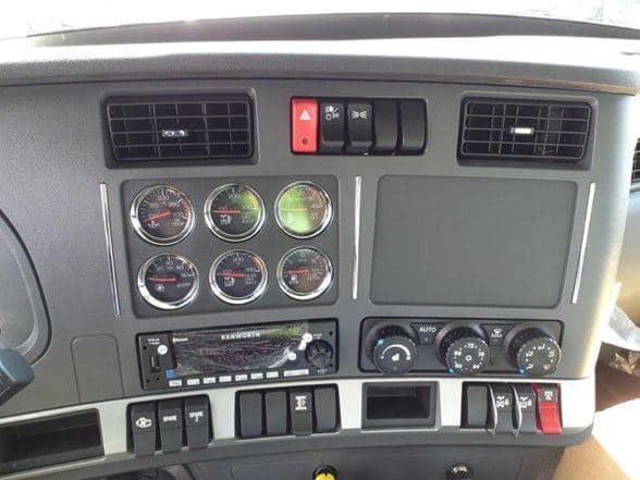 2026 Kenworth T880 image 13