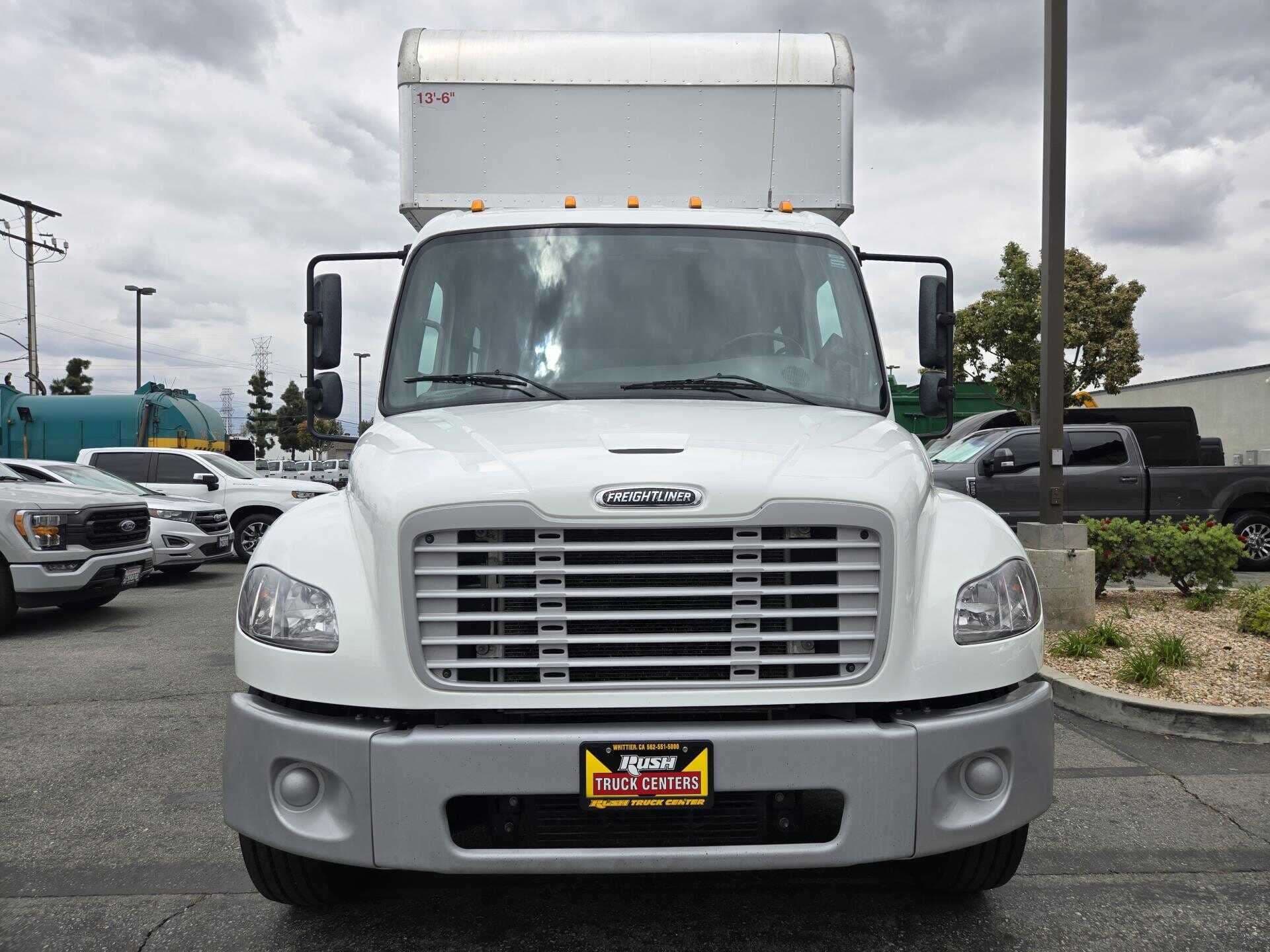2023 Freightliner M2 106 image 4