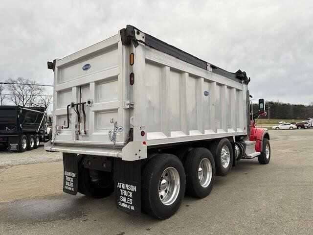 2020 Peterbilt 567 image 3
