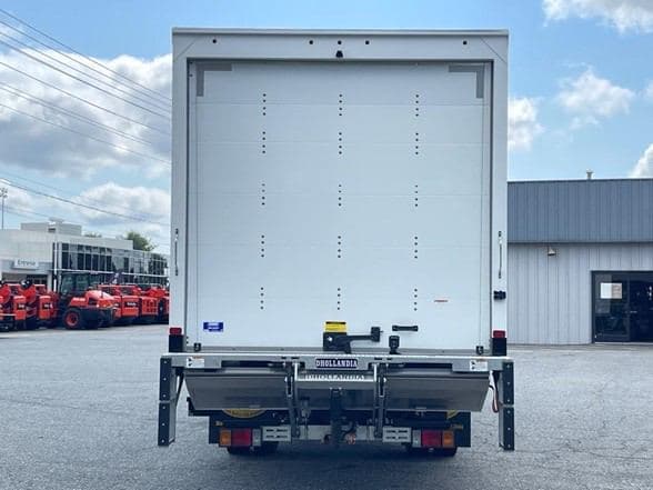 2025 Isuzu NRR image 15