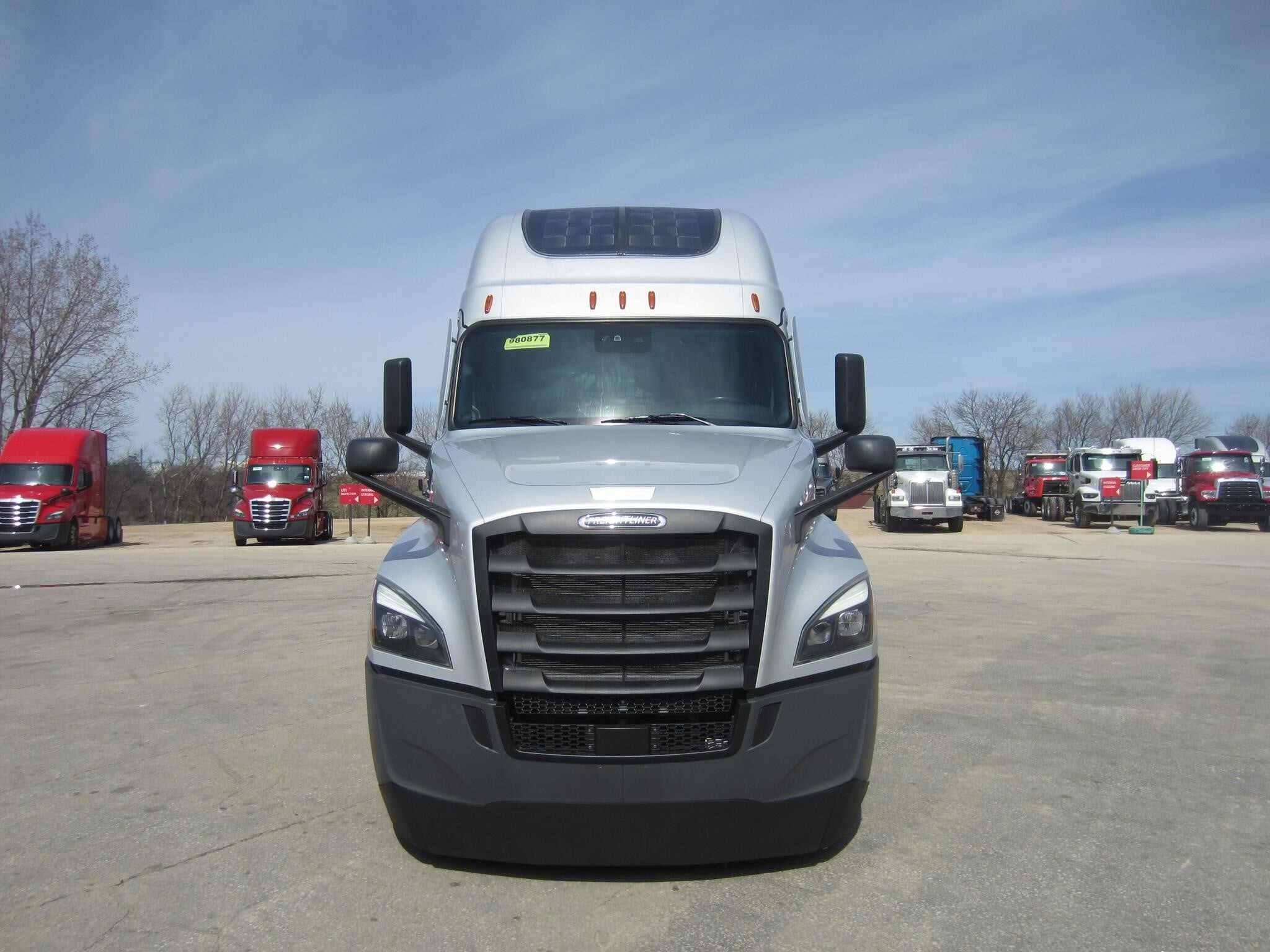 Used 2023 FREIGHTLINER CASCADIA 126 Conventional - Sleeper Truck in Shullsburg, Wi image 1
