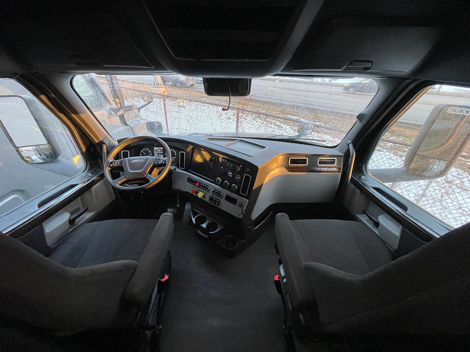 2022 Freightliner Cascadia image 14