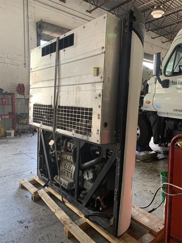 2017 CARRIER 7500 X4 W/ FUEL TANK image 8